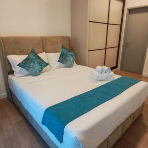 3 bedrooms new condominium in center of KL, Skylines-27-12