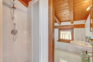 Loft In Center With Lake View - Happy Rentals