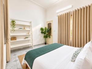 West Lake Peaceful Villa - Perfect for Groups by Anamoi Villa