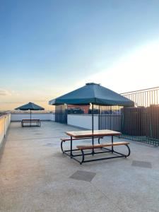 Spacious 1-bedroom stay near KU referral