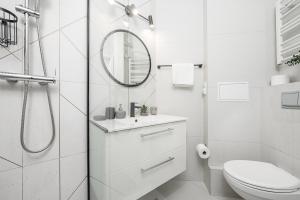 Lumina I Spacious 2BR Apartment I Parking I AC