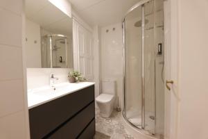 Bravissimo Santa Clara 53, 3-bedroom near Plaça Independència