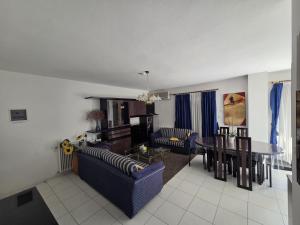 Blue View Apartment