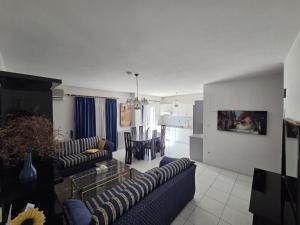Blue View Apartment