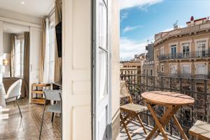 Bright apartment with balcony in Sagrada Familia