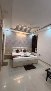 Hotel Kiara Inn Rooms and Banquet