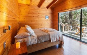 Ruca Lodge, habitación 2 personas cama king, desayuno, piscina, bosque costero