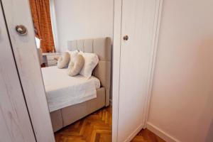 Modern Sea View 2BD Apt next to Sea Garden by ApartMAX