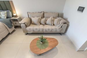 Modern Studio with Private BBQ near Shopping Mariscal