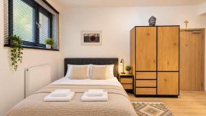 Modern Studio with AC & Sauna access near Old Town