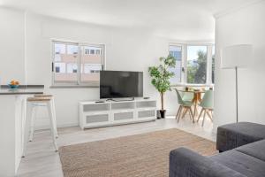 Bright Algés Apartment by Lisbeyond
