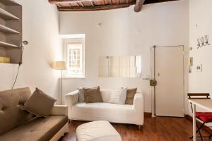 Parione 38
