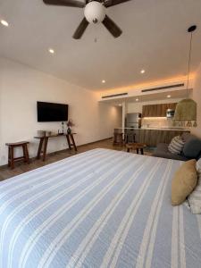 Upscale Playacar Studio w Balcony & 4 Pools