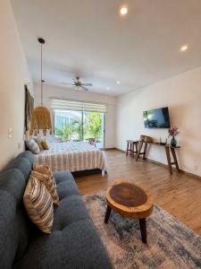 Upscale Playacar Studio w Balcony & 4 Pools
