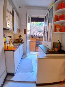 Bright Central Apartment Near Two Towers