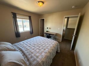 Family-friendly Home on Northside Of Pueblo & Easy Checkout