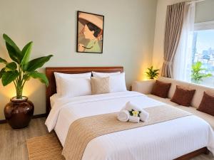 WOW 3BR Home for 10 Guests Near Ben Thanh
