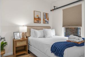 The Driftwood Den Coastal-Inspired 2-Bedroom