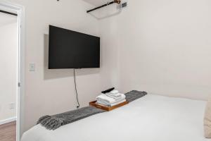 The Driftwood Den Coastal-Inspired 2-Bedroom