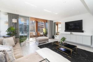 Modern 2BR Apartment, Church Square, Cape Town