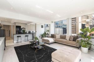 Modern 2BR Apartment, Church Square, Cape Town