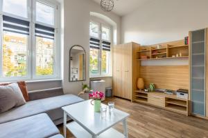 Piastów Loft Mezzanine Studio by BookingHost