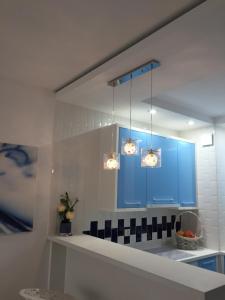 SKY TOWER WHITE 24 with Sauna & Jacussi
