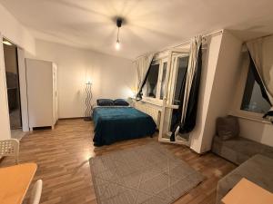 Next to Metro Cozy Apart