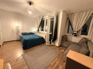 Next to Metro Cozy Apart