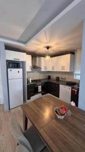 Aether Flats No3,Old Town,Beach,Central,Netflix