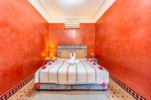 Dar Azur pool & Moroccan charm