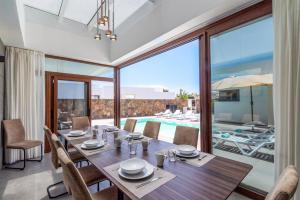 Villa Malvasia Timanfaya by Villa Plus