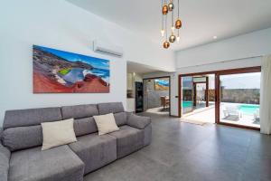 Villa Malvasia Timanfaya by Villa Plus