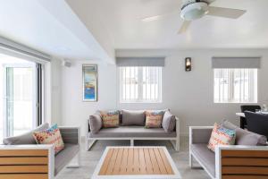 Tideline- 4BR Beachfront Modern Villa