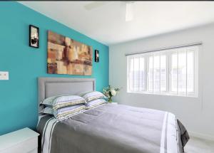 Tideline- 4BR Beachfront Modern Villa