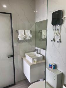 Oceanfront Twin Suite w Ocean Views