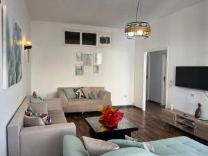 Beachfront appartement with sea view balcony in Kram