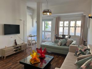 Beachfront appartement with sea view balcony in Kram