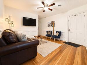 Suite Victory #6 On Main St (2 bedroom)