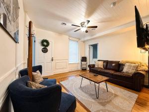 Suite Victory #6 On Main St (2 bedroom)