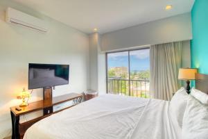 Jaco Bay 6803