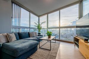 Airy 2BR in San Francisco with Pool