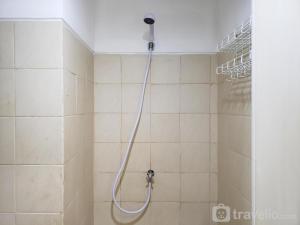 Elegant and Comfy Studio Apartment Belmont Residence Puri By Travelio