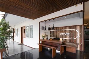Cove Valley Residence