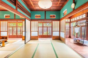 Authentic Japanese House with Garden & Engawa