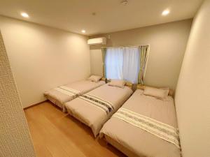 Koiwa 晴の家 201 , 6 minute walk from the subway, served by 2 lines , Convenient access to Akihabara, the airport, Asakusa, and Tokyo Skytree , up to 8 guests