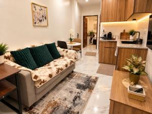 The Cotswolds Siargao Modern 1BR Apt Fast Wi-Fi Netflix DISNEY Unit 1