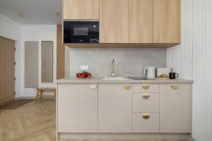 Modern & Functional Studio Close to Warsaw Zoological Garden by Noclegi Renters
