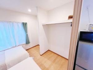 Koiwa 晴の家 302 , 6 minute walk from the subway, served by 2 lines , Convenient access to Akihabara, the airport, Asakusa, and Tokyo Skytree , up to 4 guests