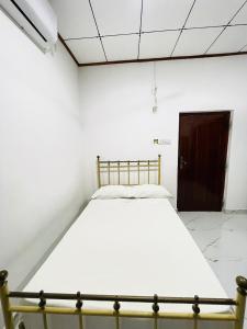 White shell villa